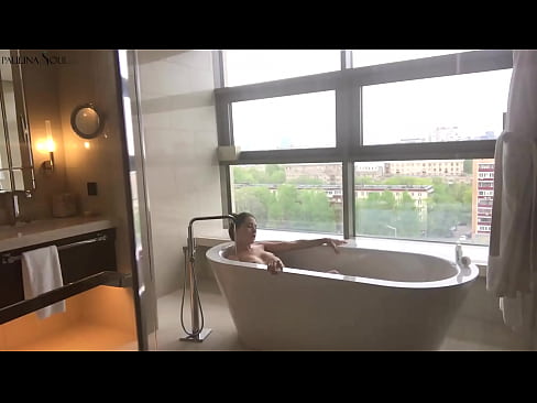 ❤️ En fantastisk babe som lidenskapelig rykker av seg fitta på badet ️❌ Porno hos oss no.sexeey.ru ❌️