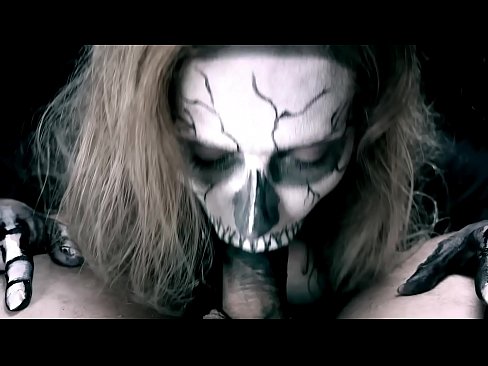 ❤️ Demon jente suger kuk med sin svarte munn og svelger cum. ️❌ Porno hos oss no.sexeey.ru ❌️